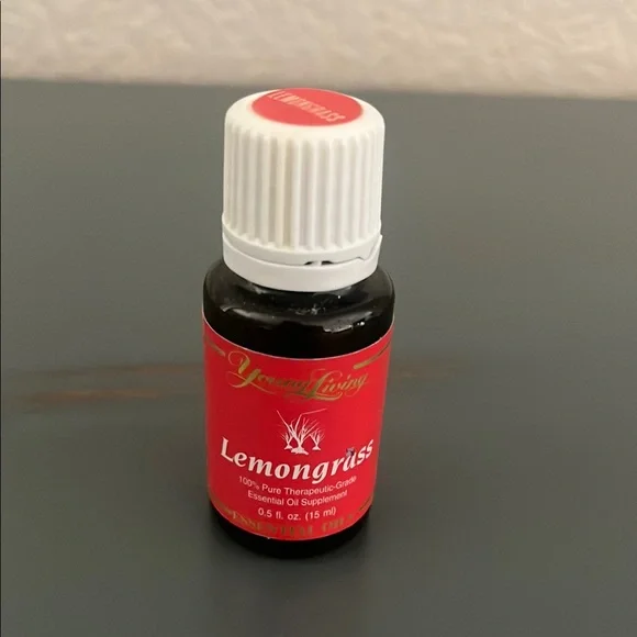 Young Living Lemongrass Essential Oil - Red - Picture 1 of 3